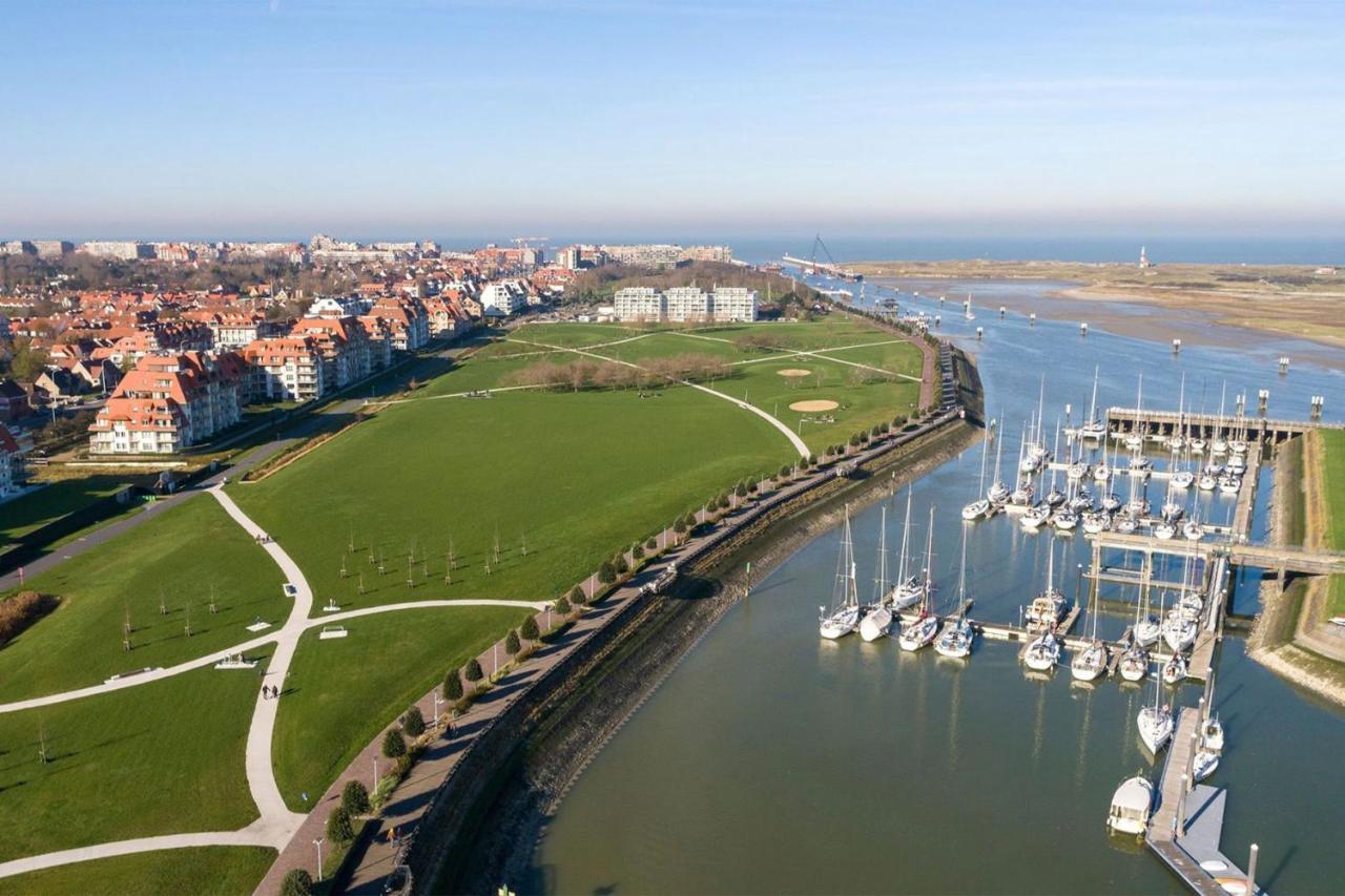 Holiday Suites Nieuwpoort Esterno foto